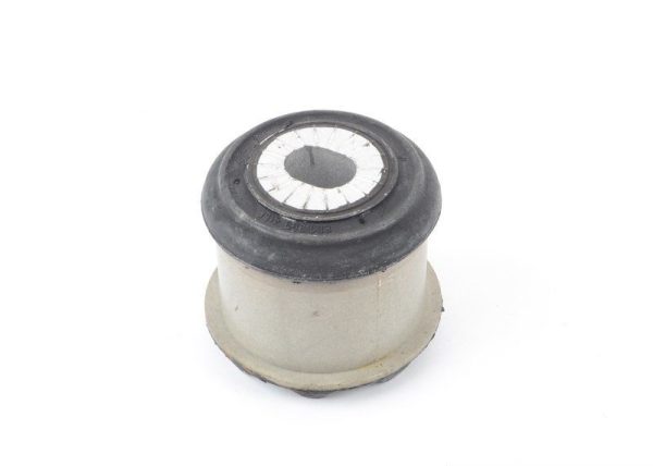 NEW GENUINE A4 B5 B6 B7 A6 C5 PASSAT B5 FRONT SUBFRAME FRONT BUSHING 8D0399415E