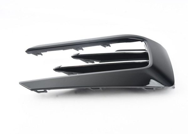 FOR NEW VOLKSWAGEN VW PASSAT B8 FRONT BUMPER OUTER FOG LIGHT GRILLE RIGHT O/S - Image 4