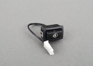 BMW NEW 3 SERIES E90 E91 E92 E93 STEERING WHEEL HEATING PUSH BUTTON 61319143639