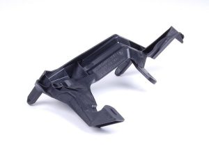 NEW GENUINE PORSCHE CAYENNE 2007-2010 FRONT BUMPER GUIDE BRACKET RIGHT O/S 95550589000