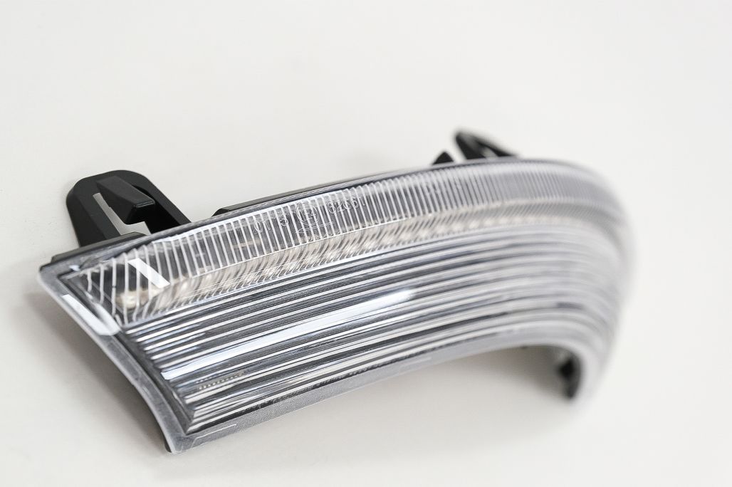 Mirror Dynamic LED Turn Signal suitable for VW Golf 5 Golf 6 Variant Golf Plus (2005-2014) Jetta (2005-2011) Passat B6 3C Sharan (2003-2010) Skoda Superb (2002-2008) Smoke - Image 8