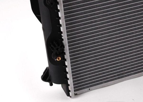 NEW GENUINE AUDI S4 B7 2005-2009 4.2 PETROL ENGINE COOLING RADIATOR 8E0121251AJ - Image 6