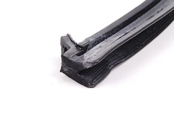 NEW GENUINE BMW 3 SERIES E30 COUPE FRONT LEFT DOOR GASKET SEAL N/S 51211888157 - Image 3