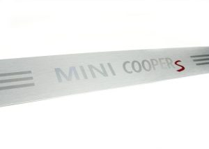 MINI NEW GENUINE R52 R53 R56 S MINI COOPER DOOR SILL ENTRY STRIP 1 PCS 51717200469
