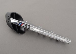NEW GENUINE BMW E92 E93 M3 FRONT WING GRILLE WITH M3 BADGE LEFT N/S 51138046501