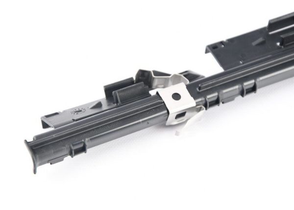 NEW GENUINE VW TOURAN 2.0TDI FUEL INJECTORS ELECTRICAL HARNESS BRACKET 038971803 - Image 2