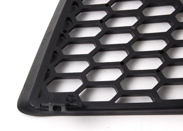 NEW GENUINE VW BEETLE 2006-2010 FRONT BUMPER LOWER FOG LIGHT GRILL RIGHT O/S 1C0807684B01C - Image 4