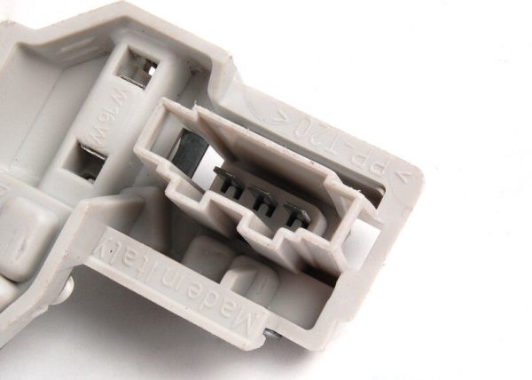 AUDI NEW A3 8P 4DR 04-08 REAR N/S LEFT INNER TAIL LIGHT BULB SOCKET 8P4945257A - Image 5