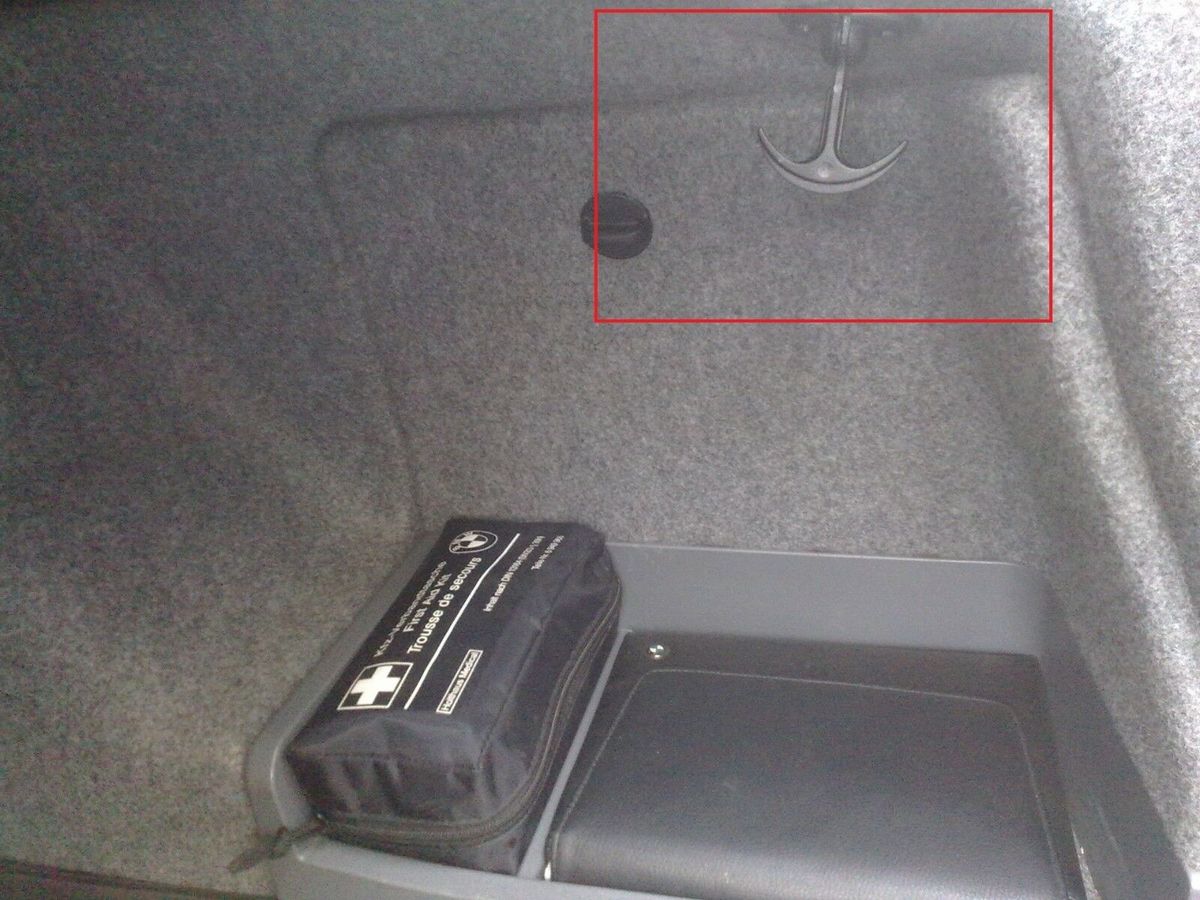 BMW NEW GENUINE 3 SERIES E90 E91 E92 E93 REAR TRUNK BOOT BAG HOOK HOLDER 51477140606 - Image 3