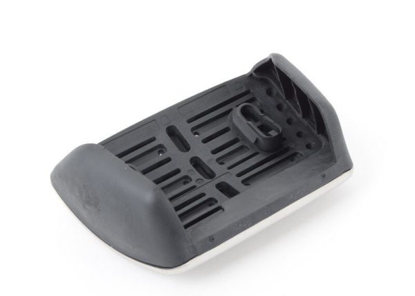 NEW GENUINE AUDI A4 A5 Q5 STAINLESS STEEL PEDAL COVERS AUTOMATIC LHD 8W1064205 - Image 3