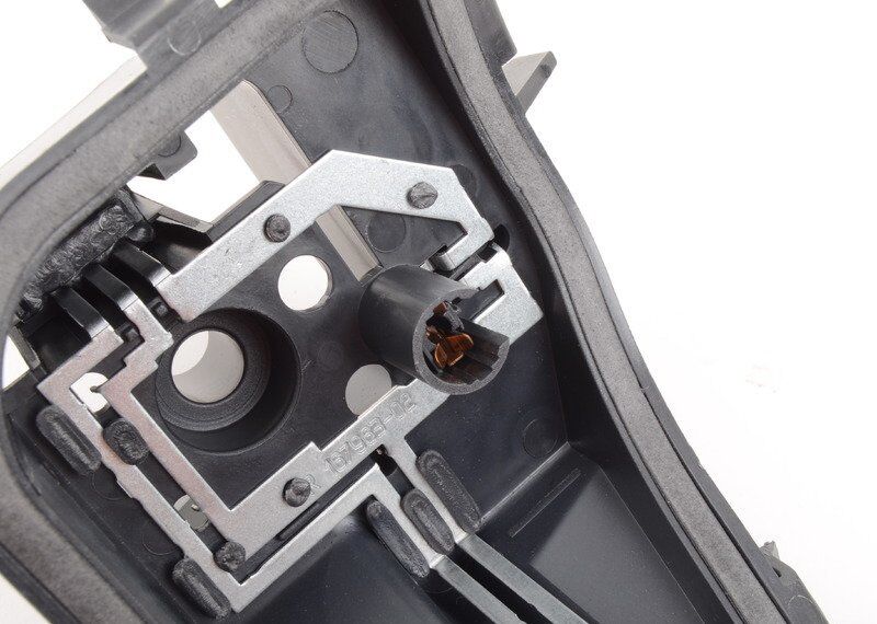 NEW GENUINE VW GOLF 2009-2013 OUTER TAIL LIGHT BULB CARRIER RIGHT O/S 5K0945258 - Image 3