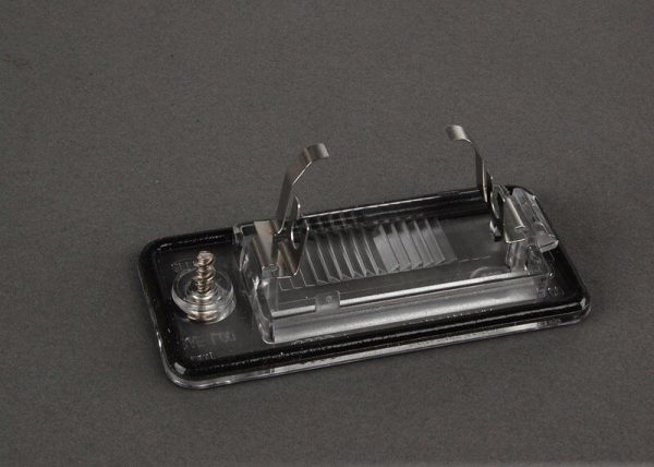 NEW GENUINE AUDI A3 A4 A5 A6 A8 Q7 LEFT N/S REAR LICENSE PLATE LIGHT LENS COVER 8E0943021B - Image 2