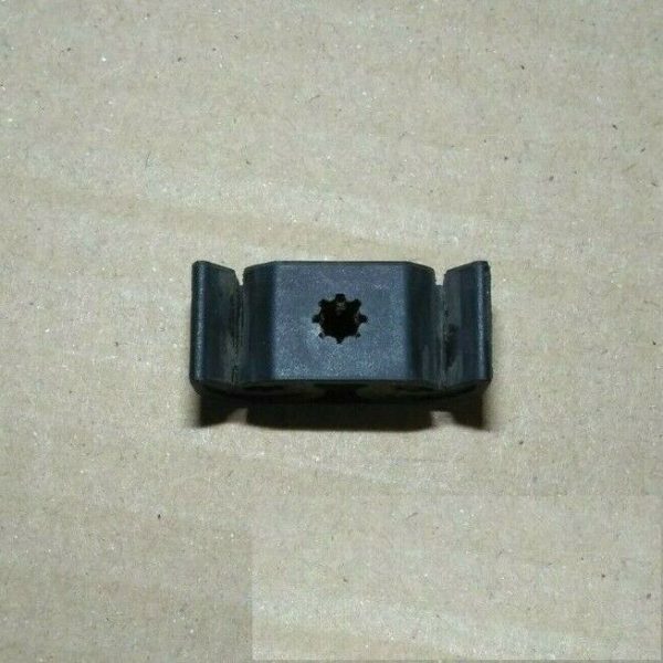NEW GENUINE VOLKSWAGEN BRAKE PIPE HOLDER CLIP 1J0611797J - Image 3
