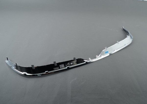 NEW GENUINE VOLKSWAGEN TOUAREG FRONT CENTER GRILL CHROME TRIM 7L6853761D2ZZ