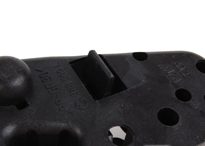 BMW NEW E46 SEDAN TOURING 1998 - 2001/09 REAR INNER TAIL LIGHT BULB SOCKET LEFT 63217165843 - Image 6