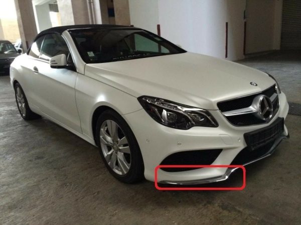 NEW GENUINE MERCEDES BENZ MB E CLASS W207 AMG FRONT BUMPER CHROME MOLDING RIGHT A2078850874 - Image 2