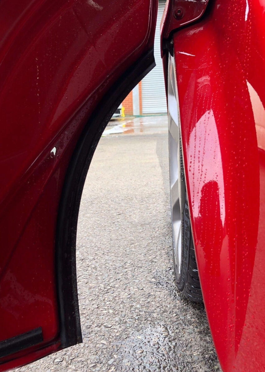 NEW GENUINE VW TRANSPORTER 2003-2016 FRONT RIGHT O/S DOOR SEAL BLACK 7H0837566A - Image 2