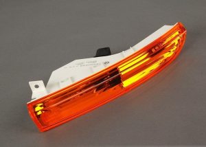 NEW GENUINE VW PASSAT CC 2008-2012 FRONT TURN SIGNAL INDICATOR YELLOW RIGHT N/S 3C8953042A