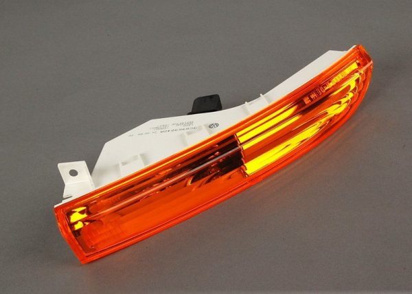 NEW GENUINE VW PASSAT CC 2008-2012 FRONT TURN SIGNAL INDICATOR YELLOW RIGHT N/S 3C8953042A