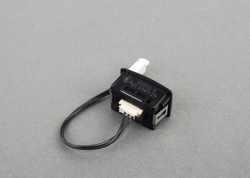 BMW NEW 3 SERIES E90 E91 E92 E93 STEERING WHEEL HEATING PUSH BUTTON 61319143639 - Image 3