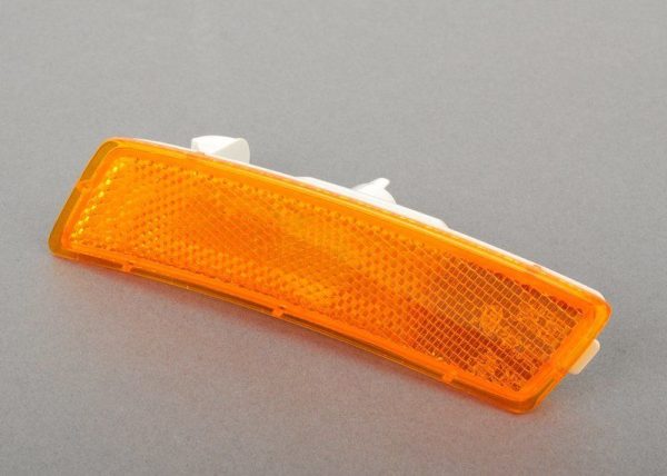 NEW GENUINE VW TIGUAN 2016 - 2018 FRONT BUMPER REFLECTOR RIGHT O/S 5C5945072A - Image 2