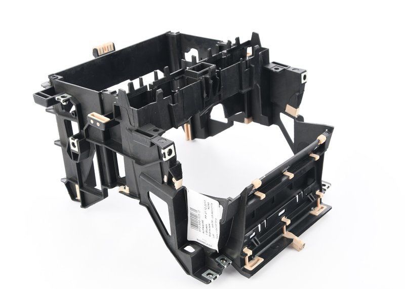 NEW GENUINE AUDI A3 2004 - 2013 CENTER CONSOLE DOUBLE DIN FRAME CAGE 8P0858005D - Image 9