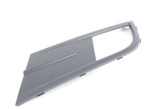 NEW GENUINE VOLKSWAGEN JETTA (15-16) FRONT BUMPER FOG LIGHT GRILL RIGHT O/S 5C6853666E9B9