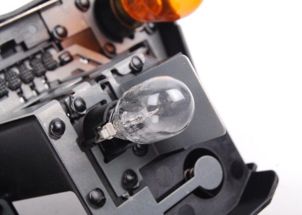 BMW NEW GENUINE 3 E92 06-10 RIGHT O/S REAR OUTER TAILIGHT BULB SOCKET 63217174408 - Image 3