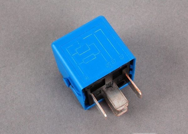 BMW NEW GENUINE 1 3 4 5 6 7 X3 X5 Z3 Z4 SERIES RELAY SKY BLUE 4 PONG 61366915327 - Image 2