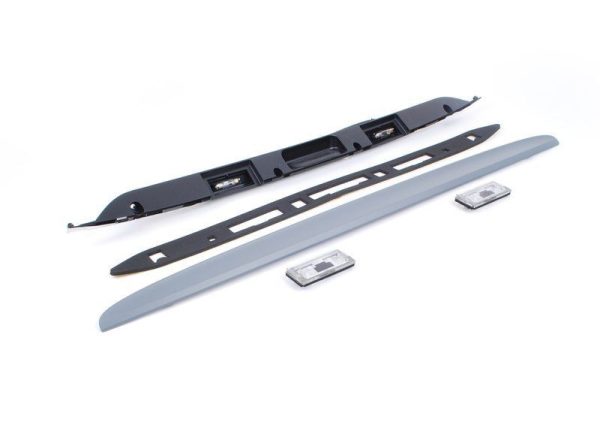 Genuine BMW E46 Touring Trunk lid handle grip. With key button and license plate lighting - Image 3