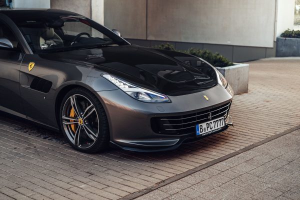 CARBON Performance Aero hood Ferrari GTC4Lusso - Image 5