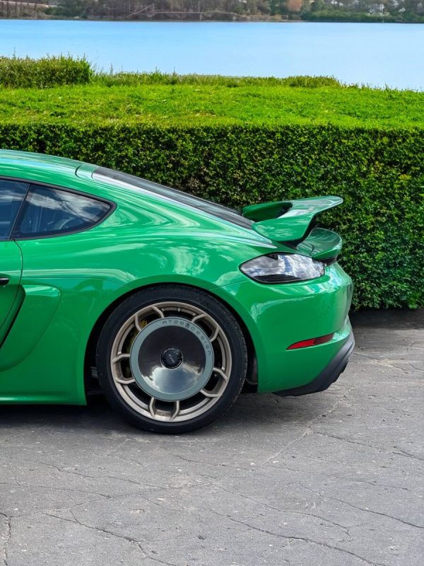 Carbon Aerodynamic disc set rear wheel discs covers for the Porsche Cayman GT4 718