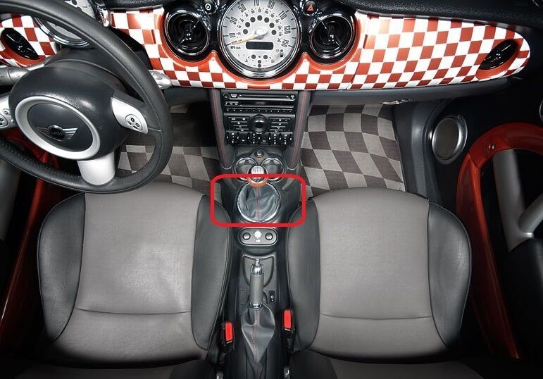 NEW GENUINE MINI R50 JCW GP MANUAL SHIFTER BOOT LEATHER BLACK RED 51166966468 - Image 2