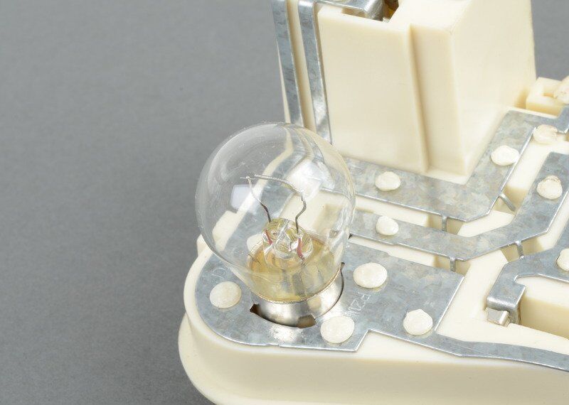 BMW NEW GENUINE 3 SERIES E90 LCI REAR TAIL LIGHT BULB SOCKET RIGHT O/S 63217211214 - Image 4