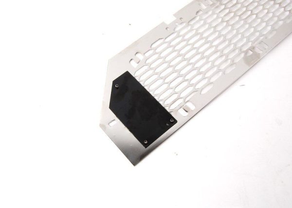 MINI NEW GENUINE R50 3 DOOR COOPER TILL 2004/07 FRONT BUMPER LOWER GRILLE CHROME 51116800138 - Image 2