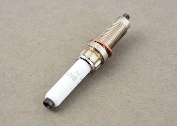 NEW GENUINE BMW PETROL ENGINE IGNITION SPARK PLUG HIGH POWER 1 PCS 12122455258
