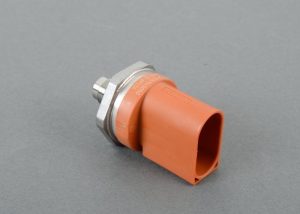 NEW GENUINE AUDI A6 C7 A8 D4 A3 8P A5 A4 B7 HIGH PRESSURE FUEL SENSOR 06J906051D