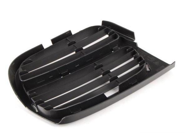 NEW GENUINE PORSCHE CAYENNE 03-06 FRONT BUMPER LOWER GRILL RIGHT O/S 95550568200 - Image 4