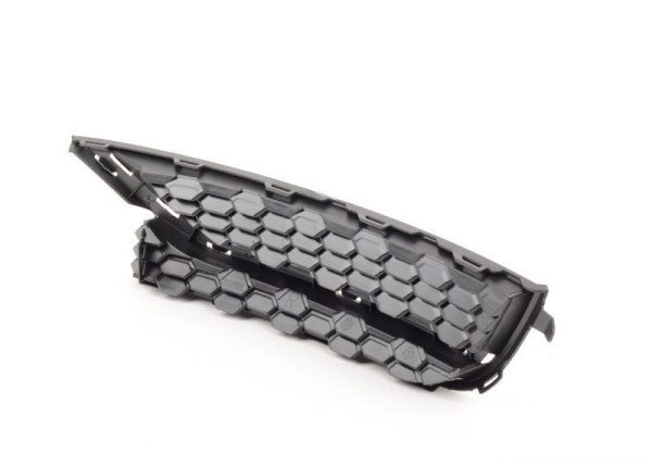 NEW GENUINE VOLKSWAGEN PASSAT B7 FRONT BUMPER LOWER GRILL RIGHT O/S 561853666C9B9 - Image 2