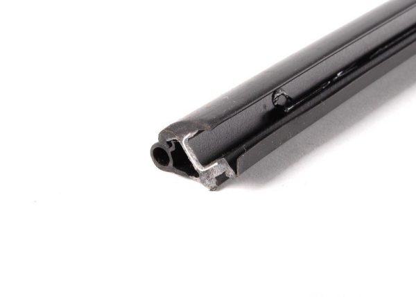 NEW GENUINE BMW X5 E53 FRONT WINDSCREEN UPPER MOULDING SEAL 51317182004 - Image 3