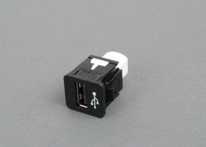 NEW GENUINE BMW USB SOCKET FITS MOST OF BMW MODELS 84109229294