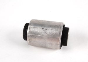 BMW NEW GENUINE REAR SUSPENSION LOWER WISHBONE RUBBER MOUNT BUSHING 33326770824
