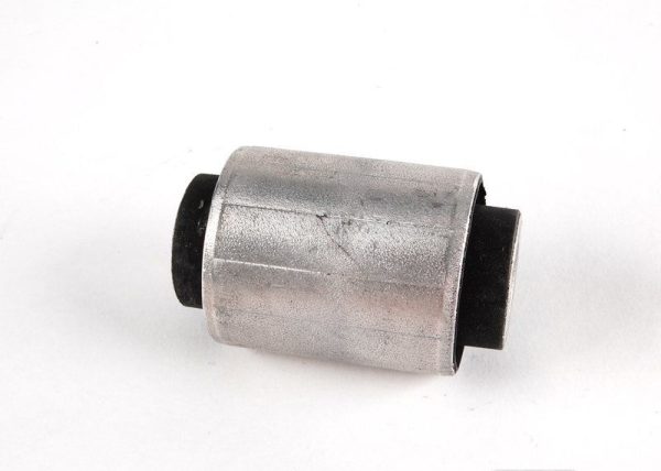 BMW NEW GENUINE REAR SUSPENSION LOWER WISHBONE RUBBER MOUNT BUSHING 33326770824