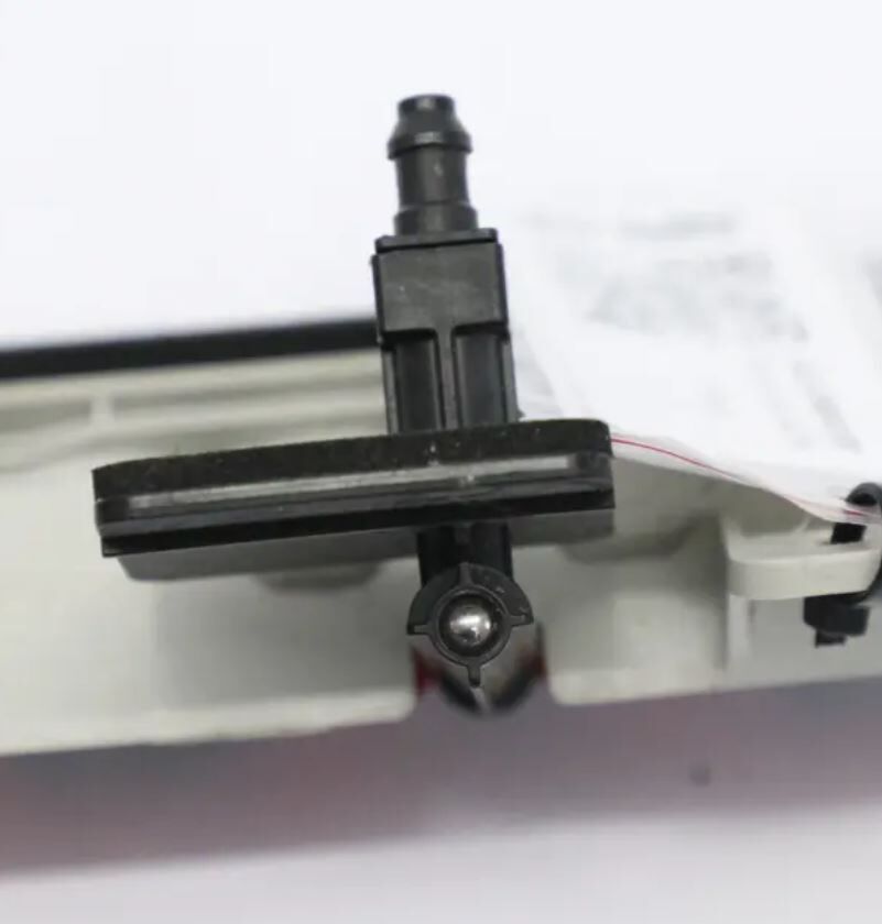 NEW GENUINE MERCEDES MB CLS W218 ESTATE AMG REAR 3RD THIRD BRAKE STOP LIGHT LAMP - Image 6