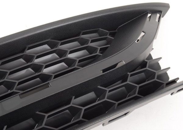 NEW GENUINE VOLKSWAGEN PASSAT B7 FRONT BUMPER LOWER GRILL RIGHT O/S 561853666C9B9 - Image 3