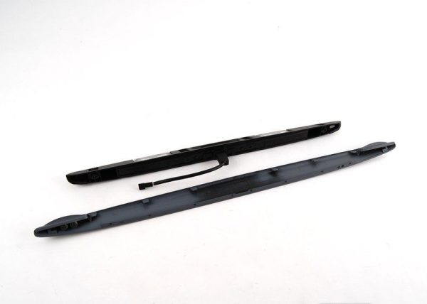 Genuine BMW E46 Coupe Trunk lid handle grip. With key button and license plate lighting - Image 2