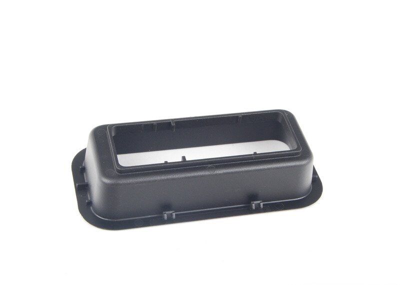 NEW GENUINE MINI CLUBMAN R55 REAR DOOR PANEL LIGHT FRAME 51492756203 - Image 3