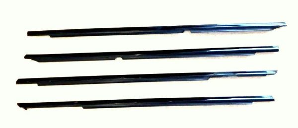 NEW GENUINE MERCEDES BENZ C CLASS W204 FRONT REAR WINDOWS OUTSIDE SEALING RAILS