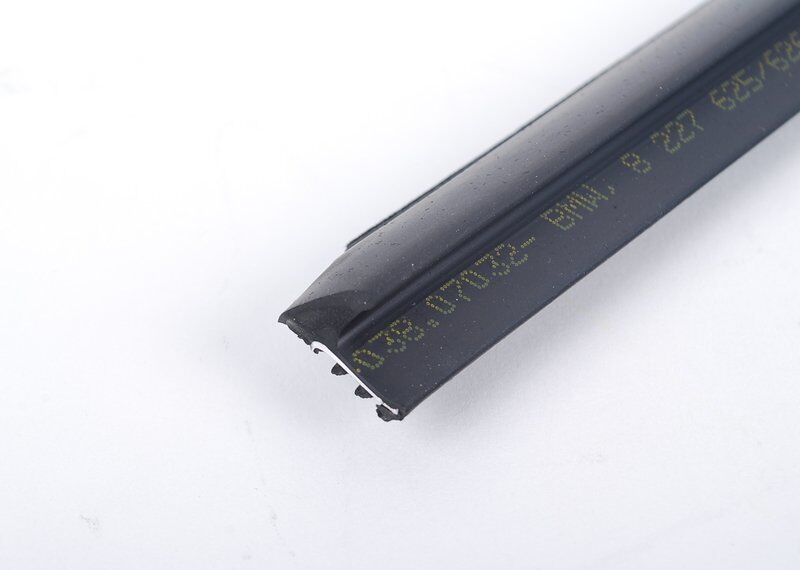 NEW GENUINE BMW 3 SERIES E46 COUPE WINDOW SEAL TRIM MATTE BLACK LEFT N/S 51328227625 - Image 4