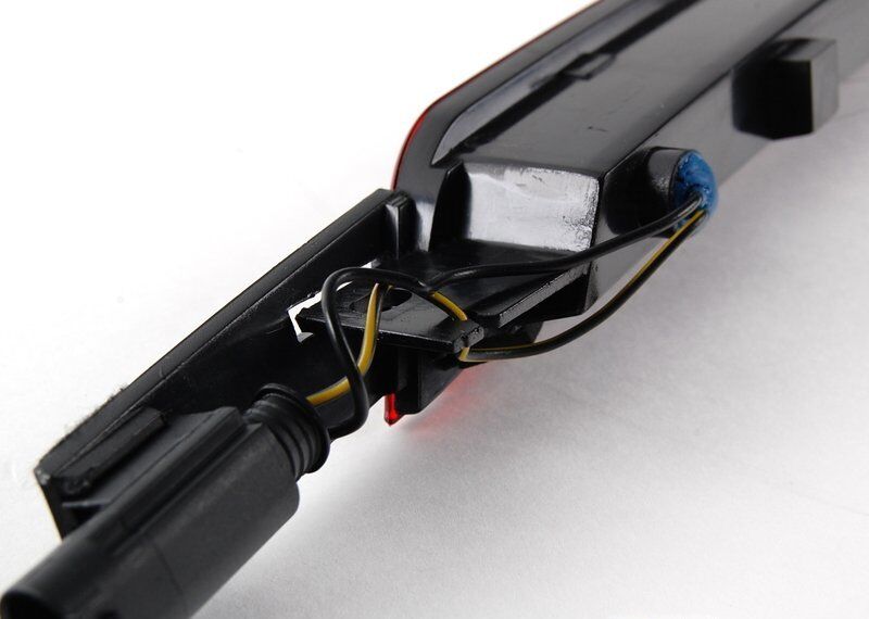 BMW NEW GENUINE 3 SERIES E46 TOURING REAR TRUNK THIRD STOP LAMP RED 63258368764 - Image 5